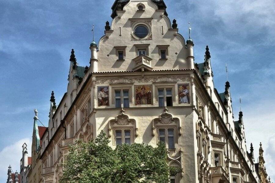 Hotel Paris Prague facade