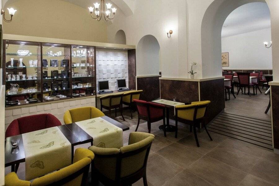 Hotel Petr restaurant,lobby