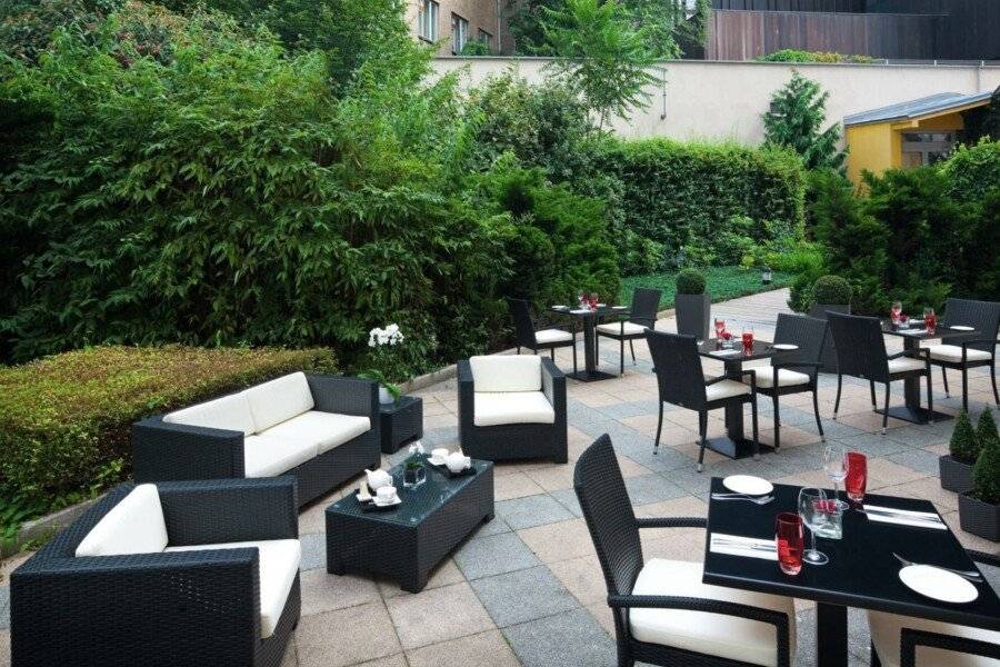 Novotel Praha Wenceslas Square garden, restaurant