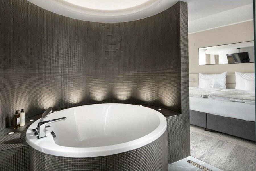 Clarion Congress Hotel Prague bathtub,hotel bedroom,jacuzzi