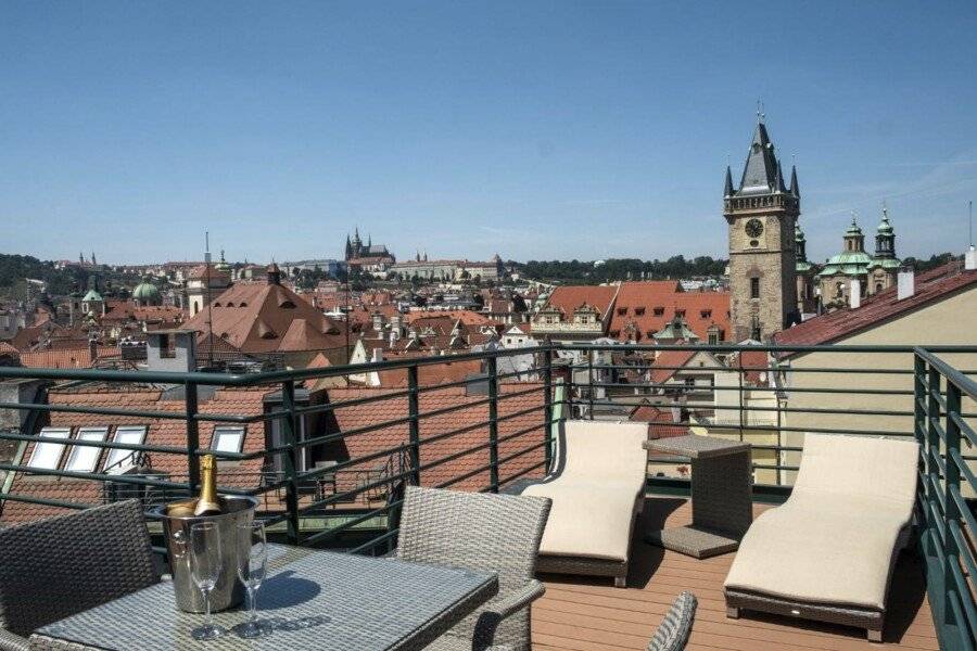 Hotel Leon D´Oro, Prague rooftop pool,ocean view