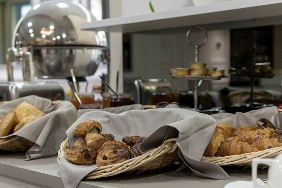 Hôtel Petit Palais breakfast