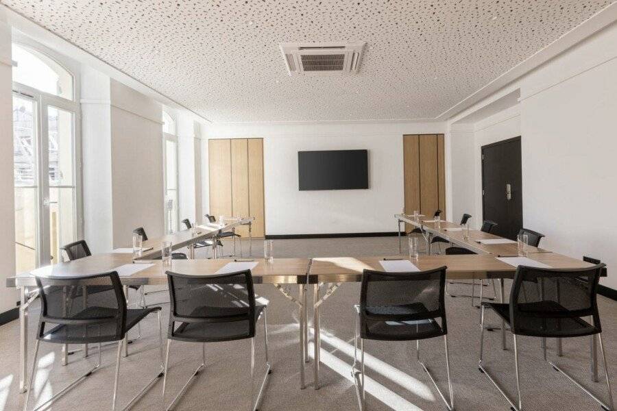 Hôtel Apollinaire conference room,meeting room