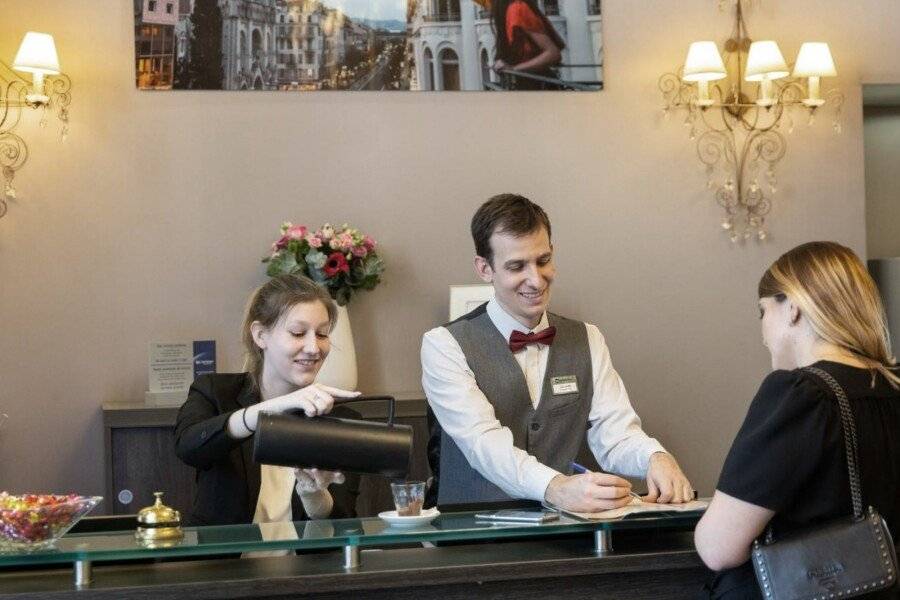 Best Western Hotel Lakmi Nice front desk, lobby