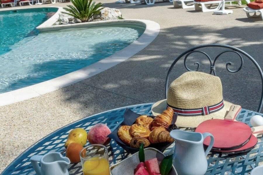 Servotel Saint-Vincent outdoor pool,restaurant,breakfast