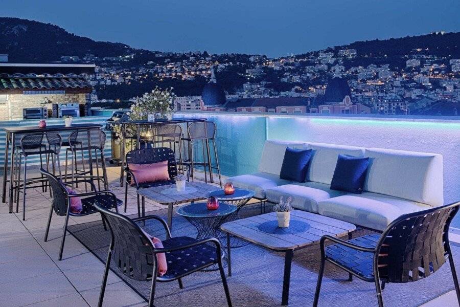 NH Nice rooftop pool,bar,ocean view