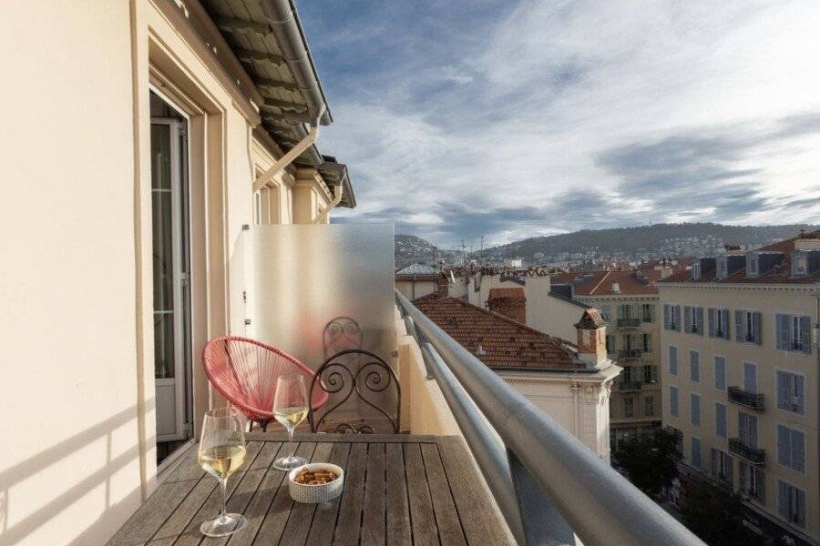 Hôtel Vendôme balcony,ocean view