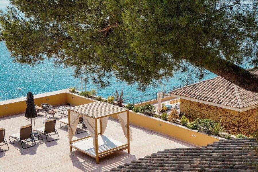 Hôtel La Pérouse Nice Baie des Anges - Recently fully renovated ocean view,garden