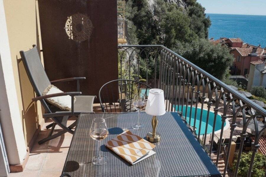 Hôtel La Pérouse Nice Baie des Anges - Recently fully renovated balcony,ocean view,pool