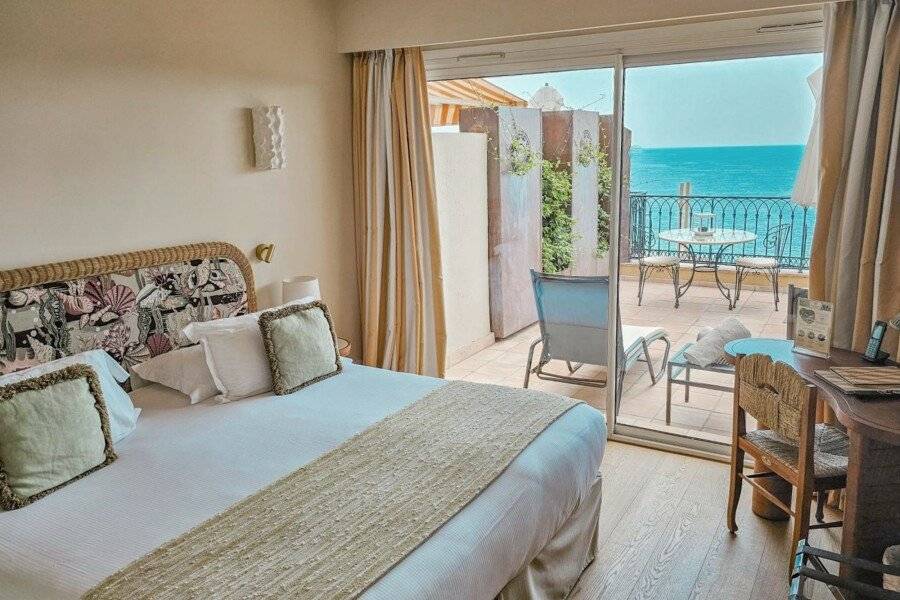 Hôtel La Pérouse Nice Baie des Anges - Recently fully renovated hotel bedroom,ocean view,balcony