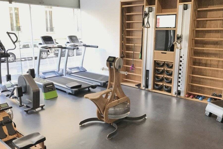 Hotel Gounod Fully Renovated fitness centre