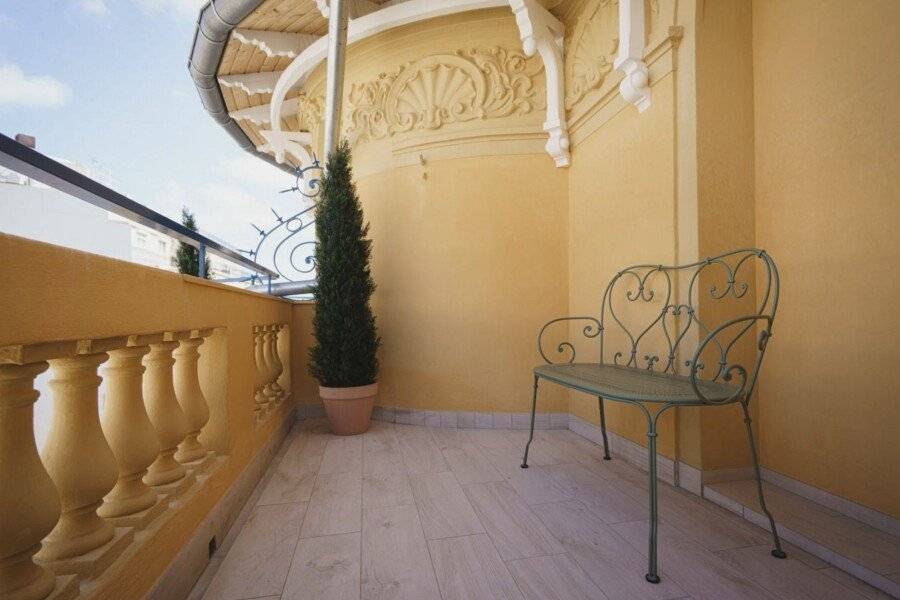 Hotel Gounod Fully Renovated balcony