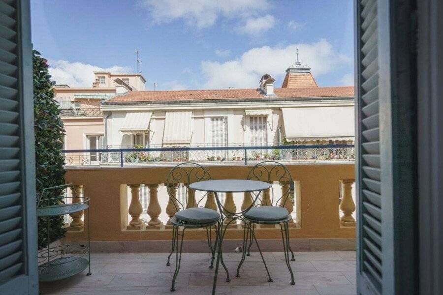 Hotel Gounod Fully Renovated balcony