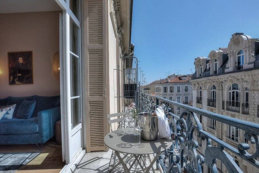 Maison Lamartine - Nice balcony, hotel bedroom, ocean view