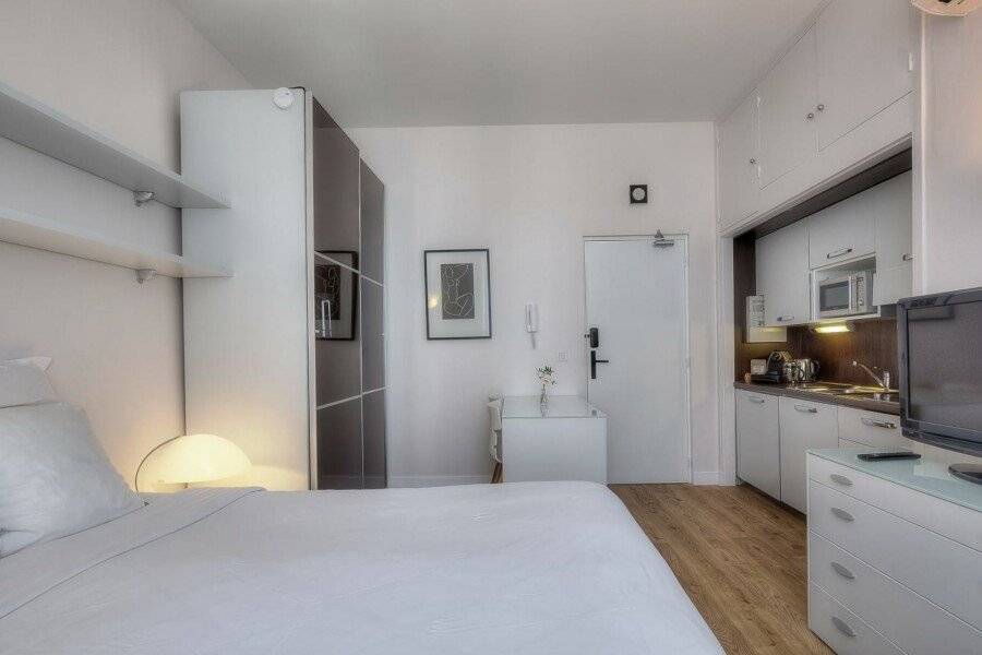 Maison Lamartine - Nice hotel bedroom,kitchen