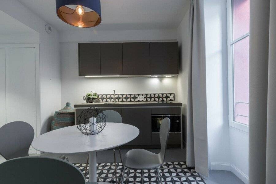 L'Abeille - Boutique Apartments kitchen