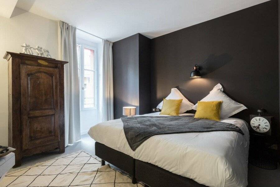 L'Abeille - Boutique Apartments hotel bedroom