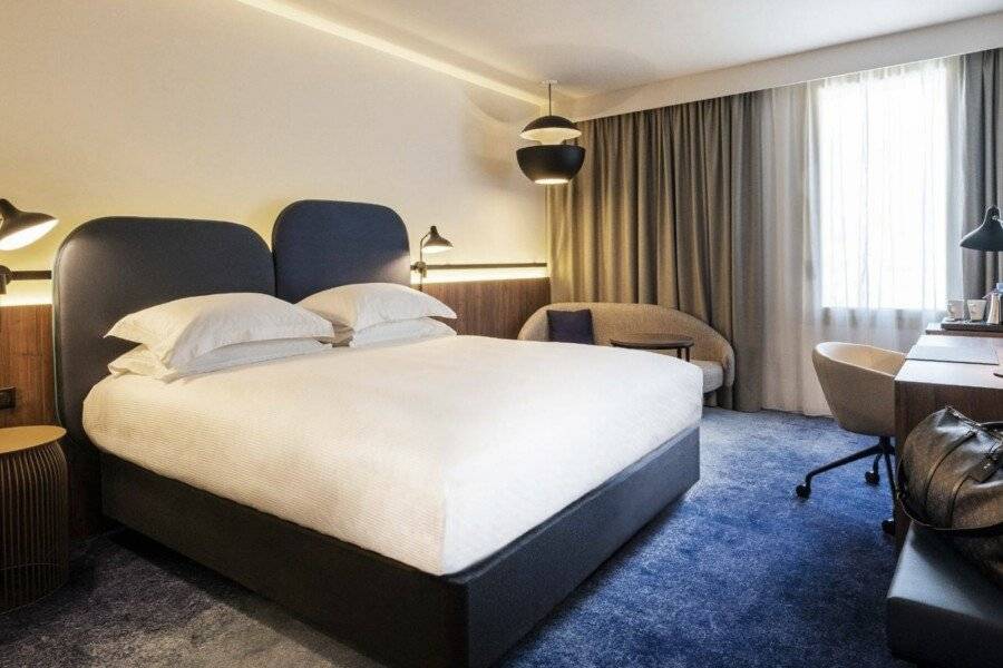 Crowne Plaza – Nice – Grand Arenas hotel bedroom