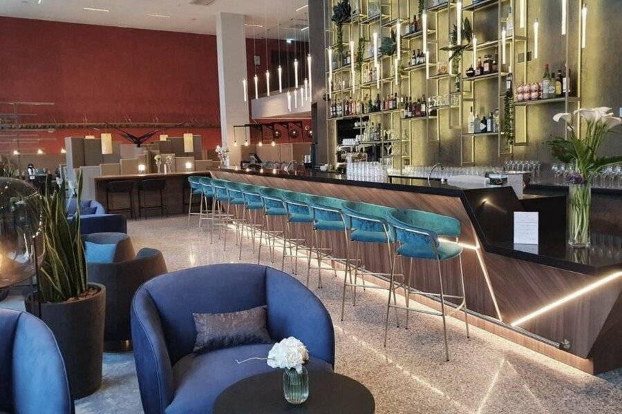 Crowne Plaza – Nice – Grand Arenas bar,lobby