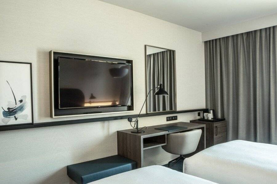 Crowne Plaza – Nice – Grand Arenas hotel bedroom