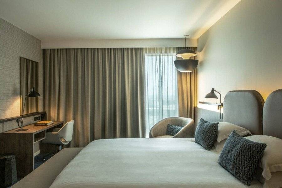 Crowne Plaza – Nice – Grand Arenas hotel bedroom