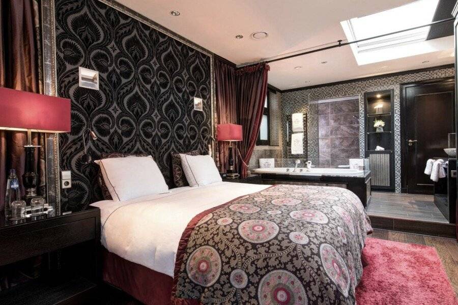 The Pavilions Amsterdam, The Toren hotel bedroom