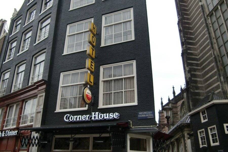 Hotel Corner House facade