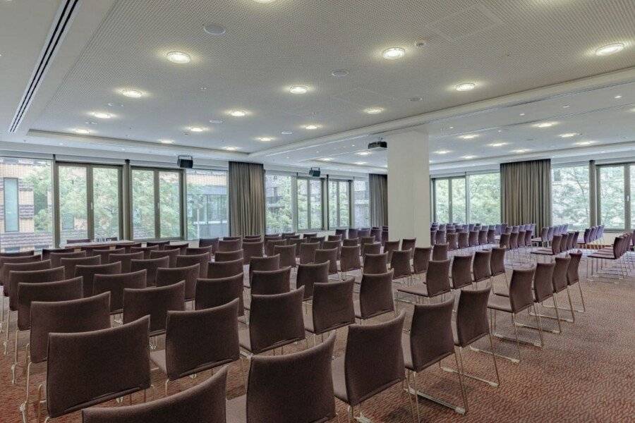 Crowne Plaza Amsterdam conference room,meeting room