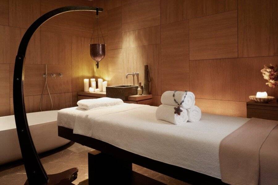 Conservatorium Hotel spa