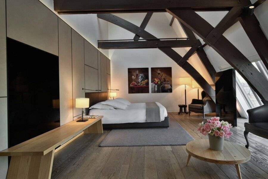 Conservatorium Hotel hotel bedroom