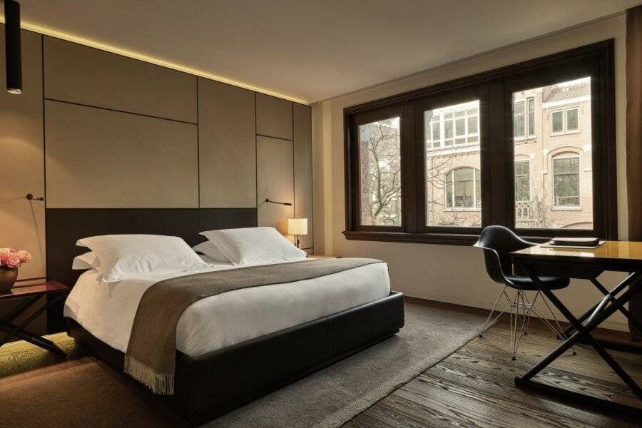 Conservatorium Hotel hotel bedroom