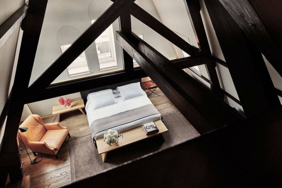 Conservatorium Hotel hotel bedroom