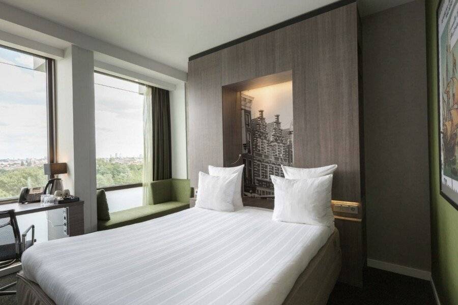 Leonardo Hotel Rembrandtpark hotel bedroom