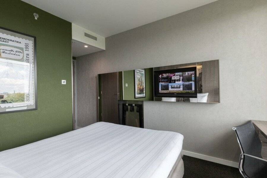 Leonardo Hotel Rembrandtpark hotel bedroom
