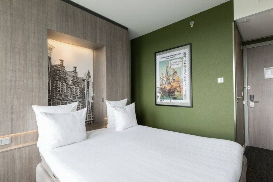 Leonardo Hotel Rembrandtpark hotel bedroom