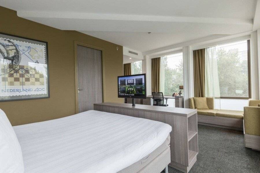 Leonardo Hotel Rembrandtpark hotel bedroom