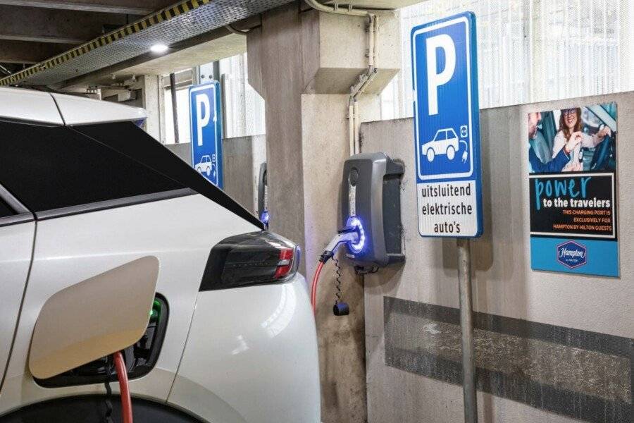 Hampton By Hilton Arena Boulevard parking, electrical vehicle charging station