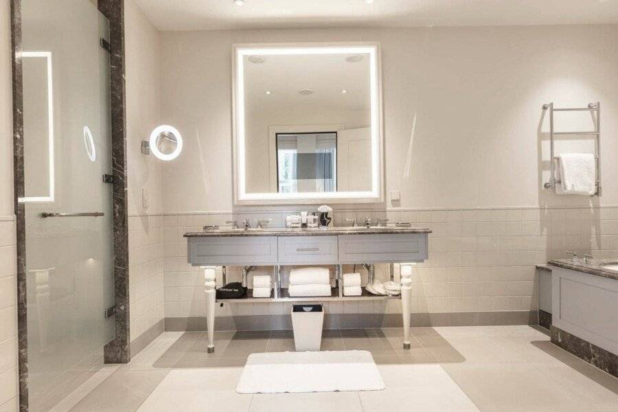 Waldorf Astoria Amsterdam bathtub