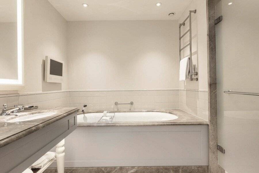 Waldorf Astoria Amsterdam bathtub