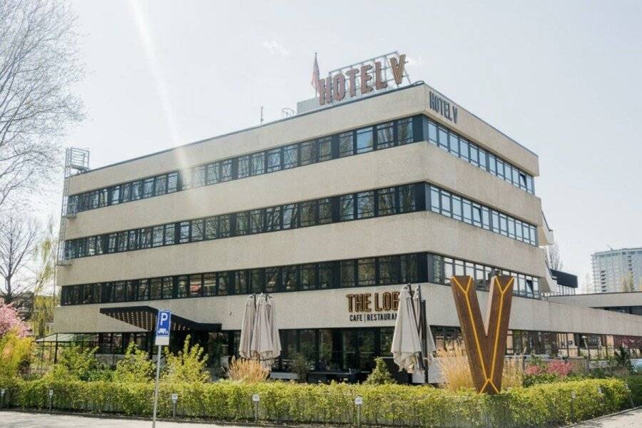 Hotel V Fizeaustraat facade,restaurant