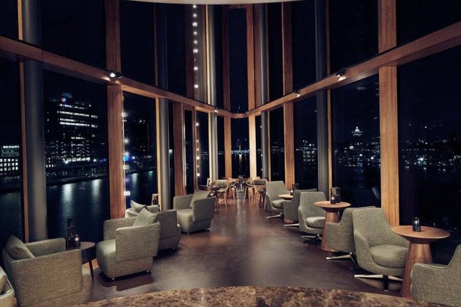 Hotel Jakarta lounge, ocean view