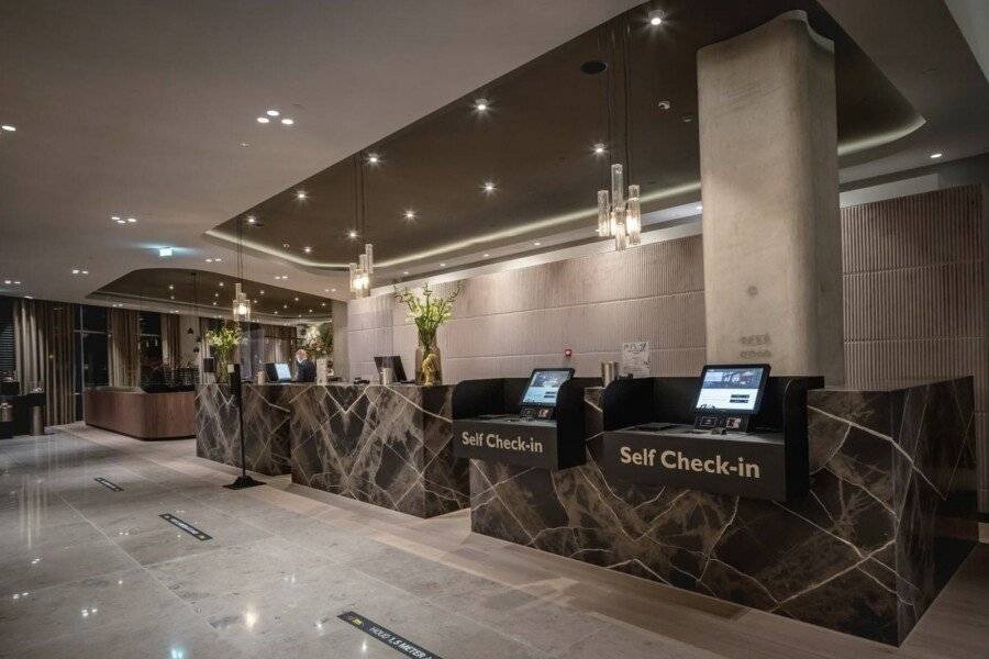 Van der Valk Hotel Zuidas -Rai front desk,lobby