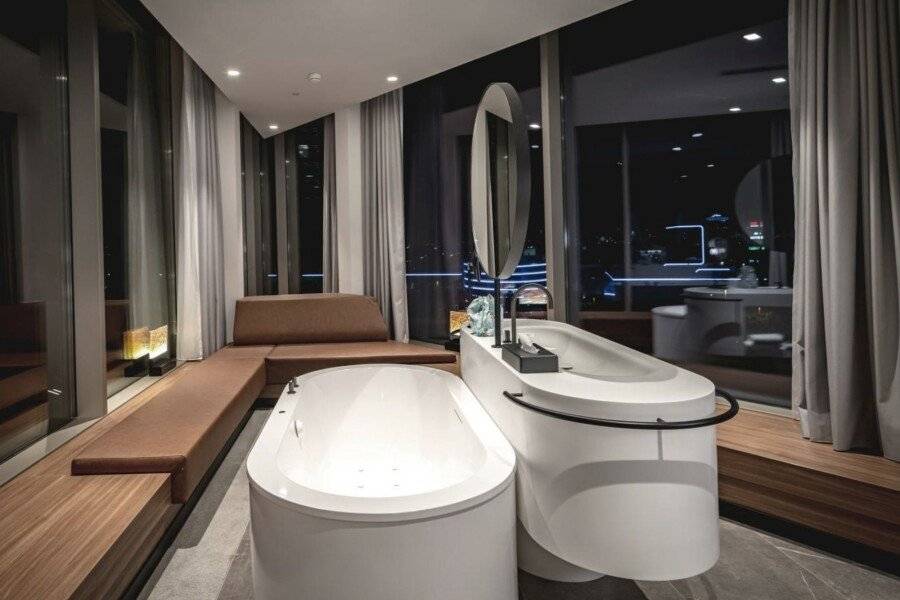 Van der Valk Hotel Zuidas -Rai bathtub,lounge