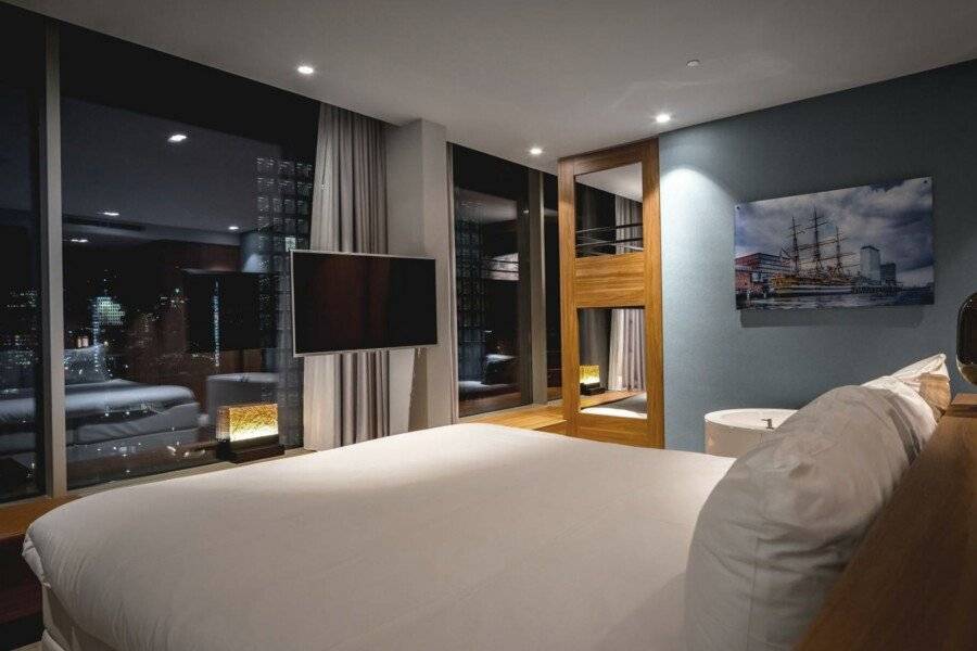 Van der Valk Hotel Zuidas -Rai hotel bedroom