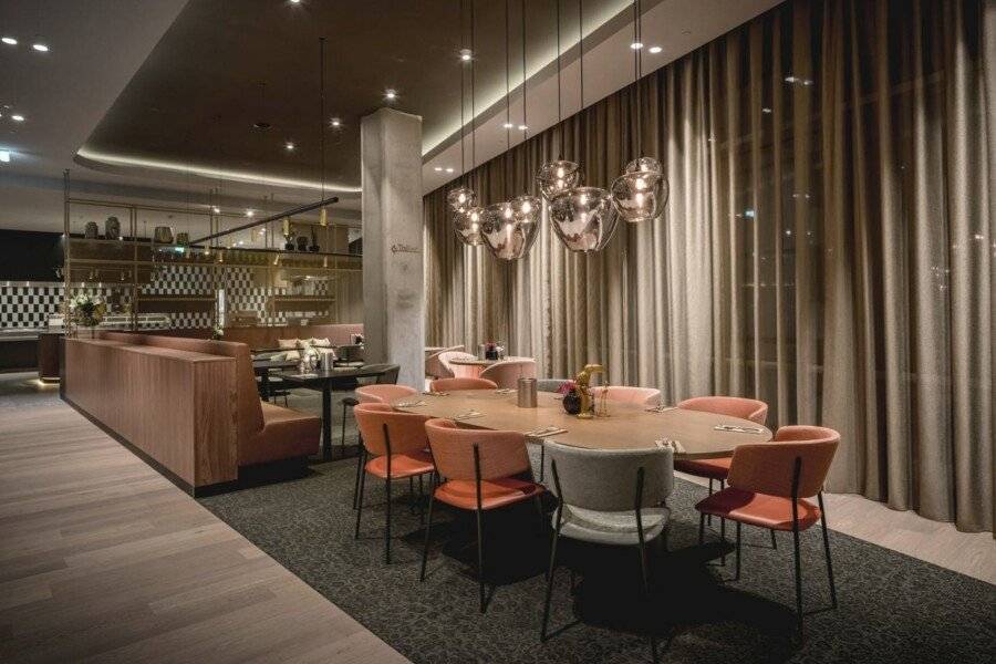 Van der Valk Hotel Zuidas -Rai restaurant,lounge