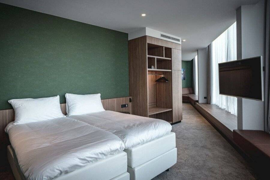 Van der Valk Hotel Zuidas -Rai hotel bedroom