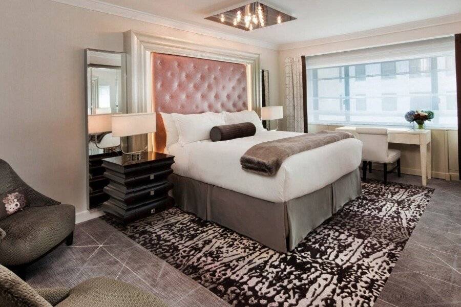 Loews Regency New York Hotel hotel bedroom