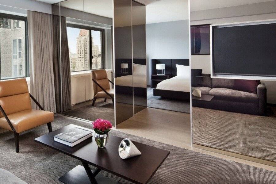 Loews Regency New York Hotel hotel bedroom