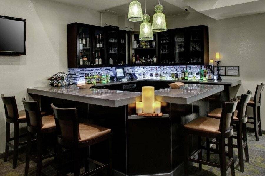 Hilton Garden Inn/Manhattan-Chelsea bar