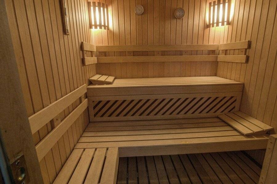 Iroquois New York Times Square sauna